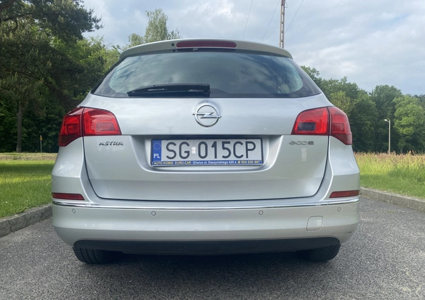 Opel Astra cena 22900 przebieg: 187000, rok produkcji 2013 z Suwałki małe 379